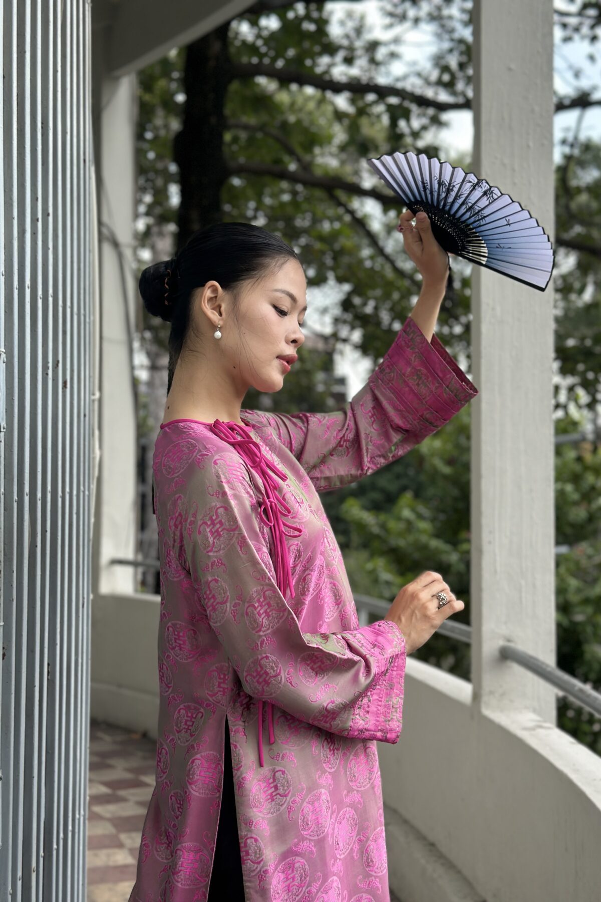 Áo dài Pháo Hồng