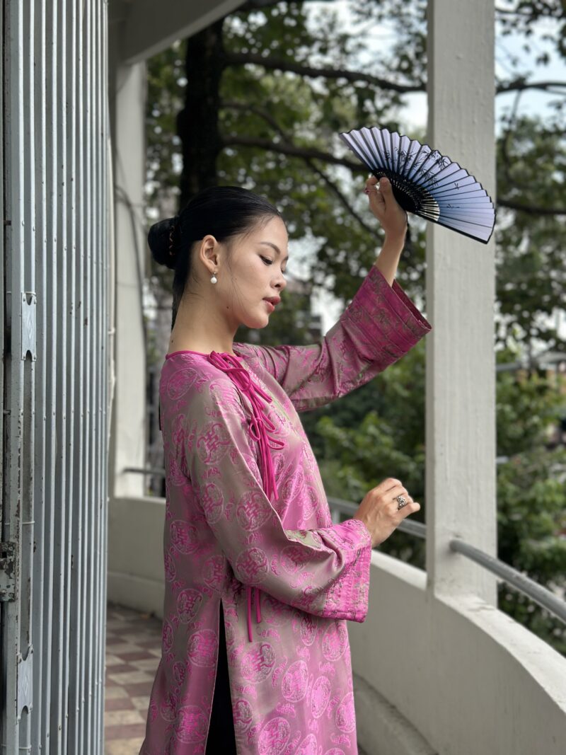 Áo dài Pháo Hồng